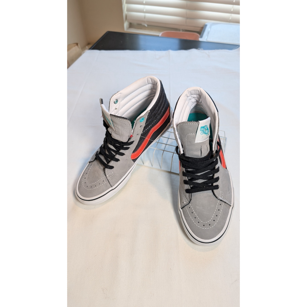 NWOT Men's Vans Skate Shoes, Grey/Black, Size 7.5